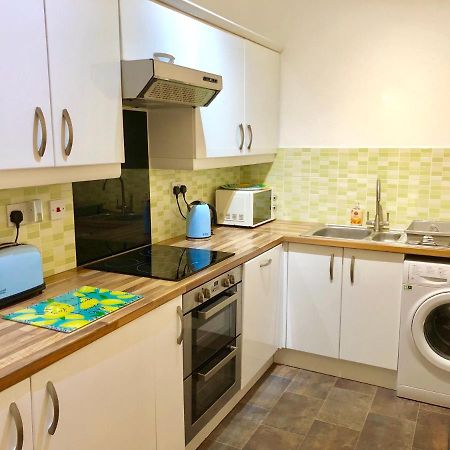 Stylish Apartment With Secure Parking Close To City Честер Екстер'єр фото